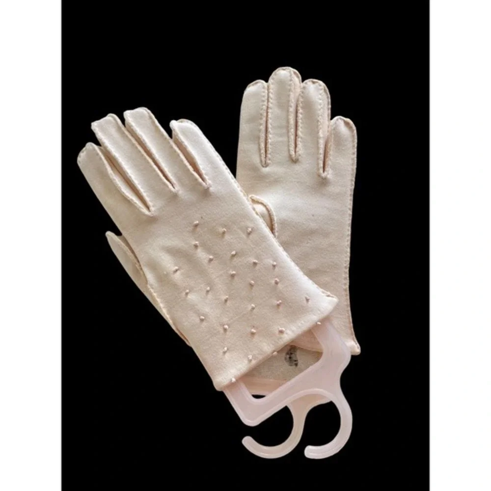 Vintage 1950’s Pink Cotton Wrist Length Gloves Beaded